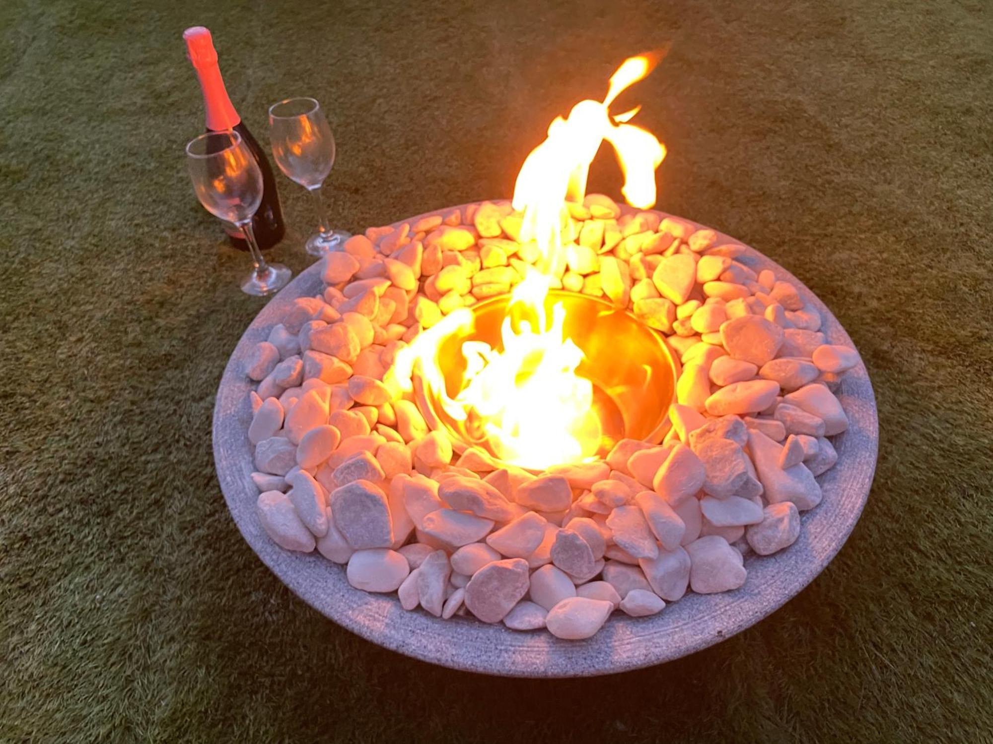 Mini Love Island Style Guest House Includes Personal Hot 24 Hour Swimming Pool, Outdoor Bathtub, Heated Dining Dome And Fire Pit, All This Is Secretly Located In The Busy Suburbs Of Nottingham Bagian luar foto