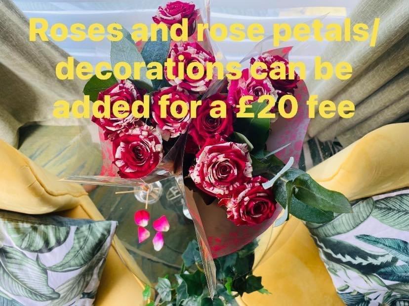 Mini Love Island Style Guest House Includes Personal Hot 24 Hour Swimming Pool, Outdoor Bathtub, Heated Dining Dome And Fire Pit, All This Is Secretly Located In The Busy Suburbs Of Nottingham Bagian luar foto